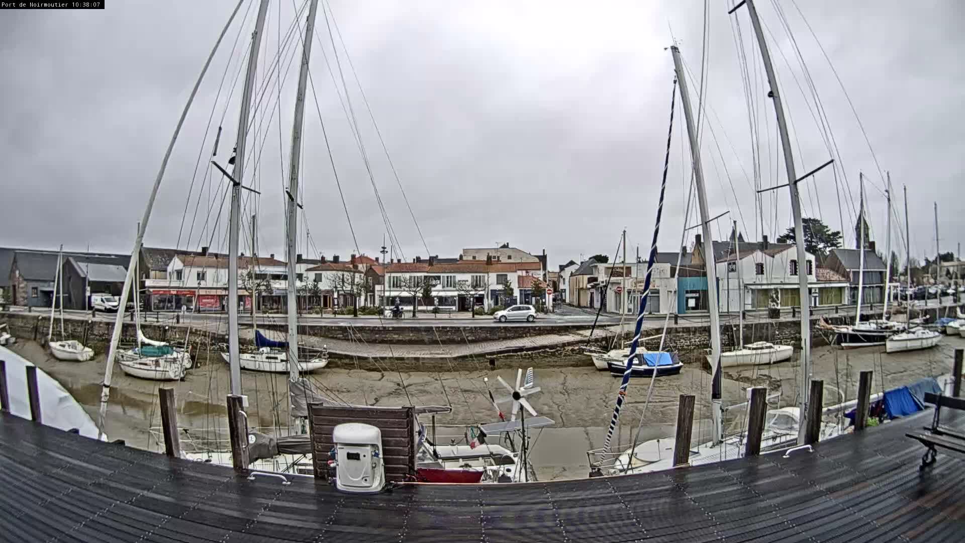 Noirmoutier-en-l'lle Village Live Cam - Les Sables-d'Olonne, Vendée, Pays de la Loire, France