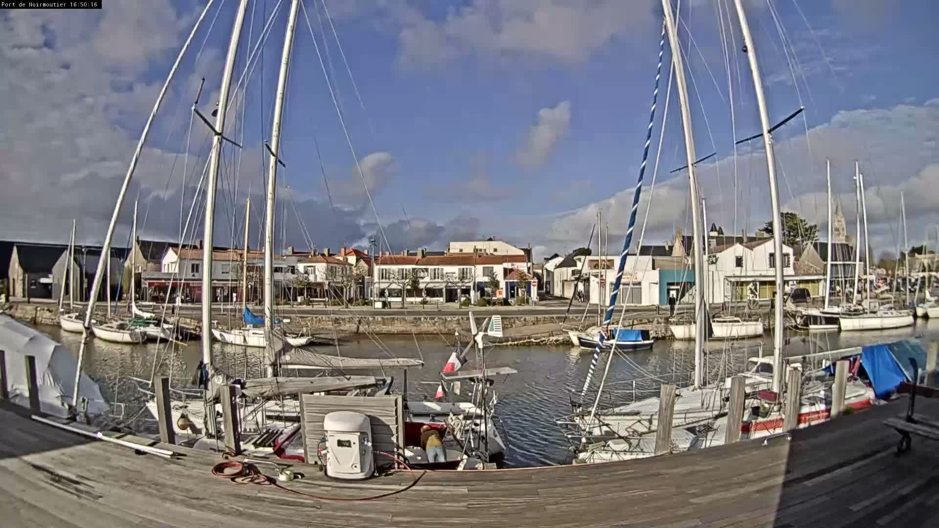 Noirmoutier-en-l'lle Village Live Cam - Les Sables-d'Olonne, Vendée, Pays de la Loire, France