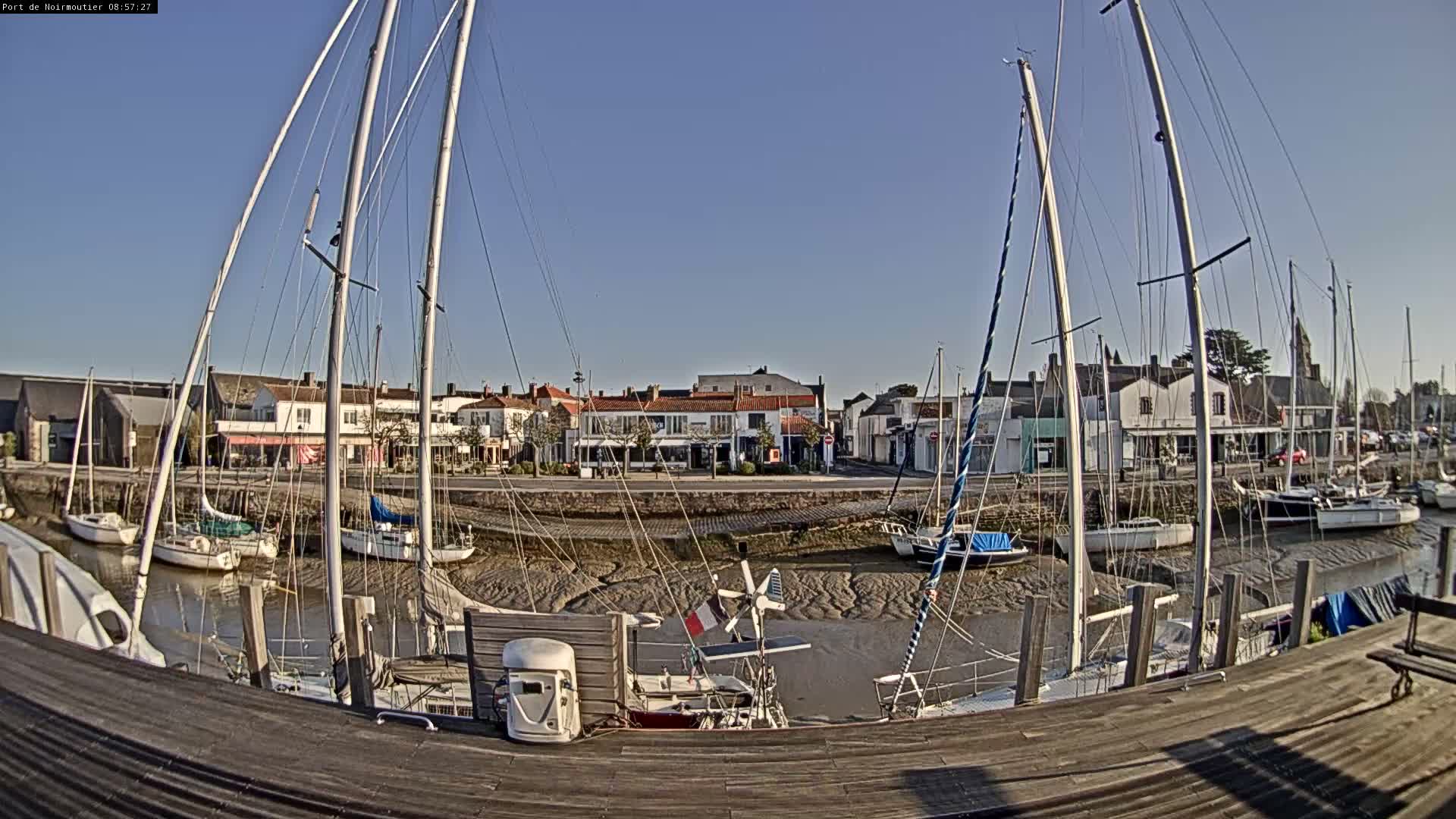 Noirmoutier-en-l'lle Village Live Cam - Les Sables-d'Olonne, Vendée, Pays de la Loire, France