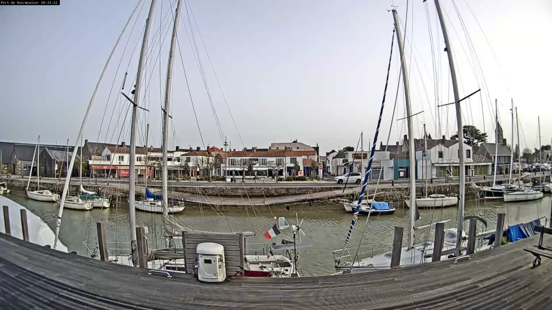 Noirmoutier-en-l'lle Village Live Cam - Les Sables-d'Olonne, Vendée, Pays de la Loire, France