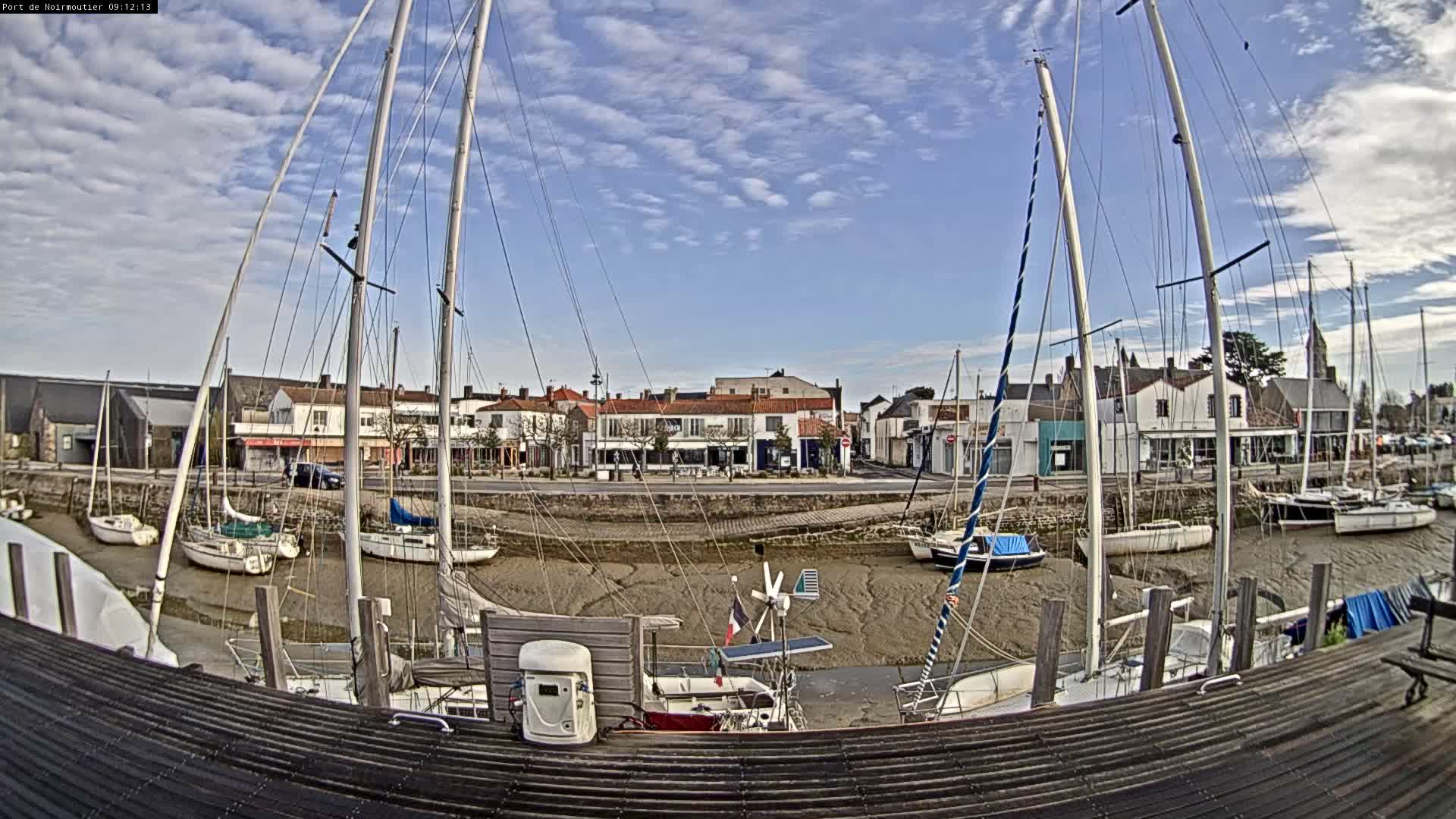 Noirmoutier-en-l'lle Village Live Cam - Les Sables-d'Olonne, Vendée, Pays de la Loire, France