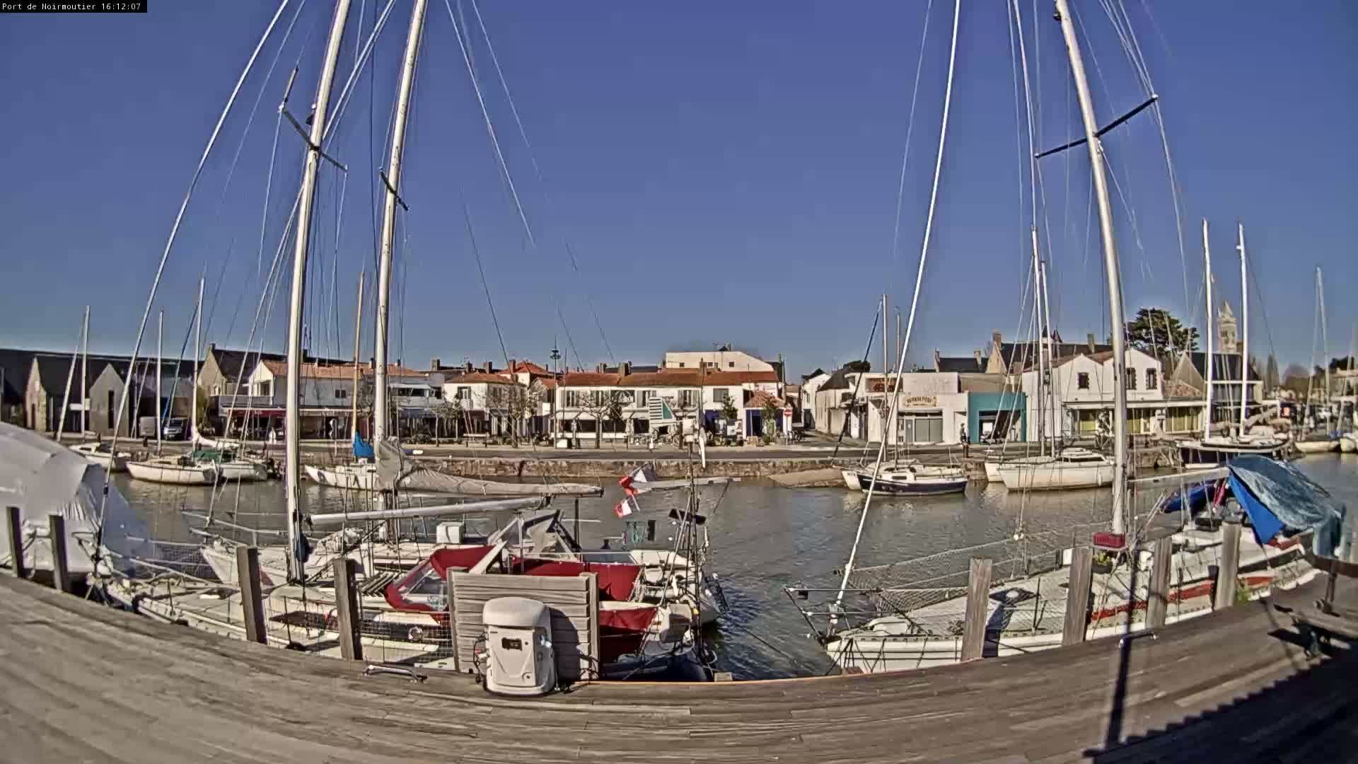 Noirmoutier-en-l'lle Village Live Cam - Les Sables-d'Olonne, Vendée, Pays de la Loire, France