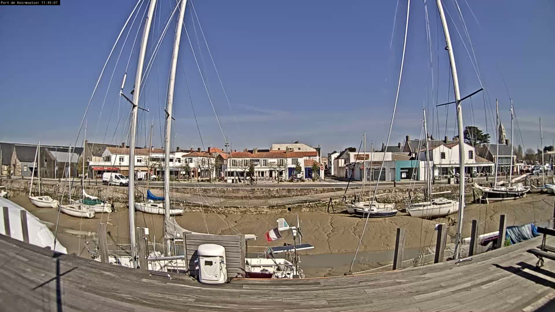 Noirmoutier-en-l'lle Village Live Cam - Les Sables-d'Olonne, Vendée, Pays de la Loire, France
