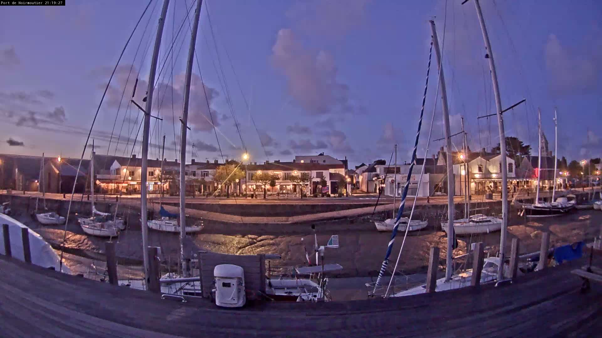 Noirmoutier-en-l'lle Village Live Cam - Les Sables-d'Olonne, Vendée, Pays de la Loire, France