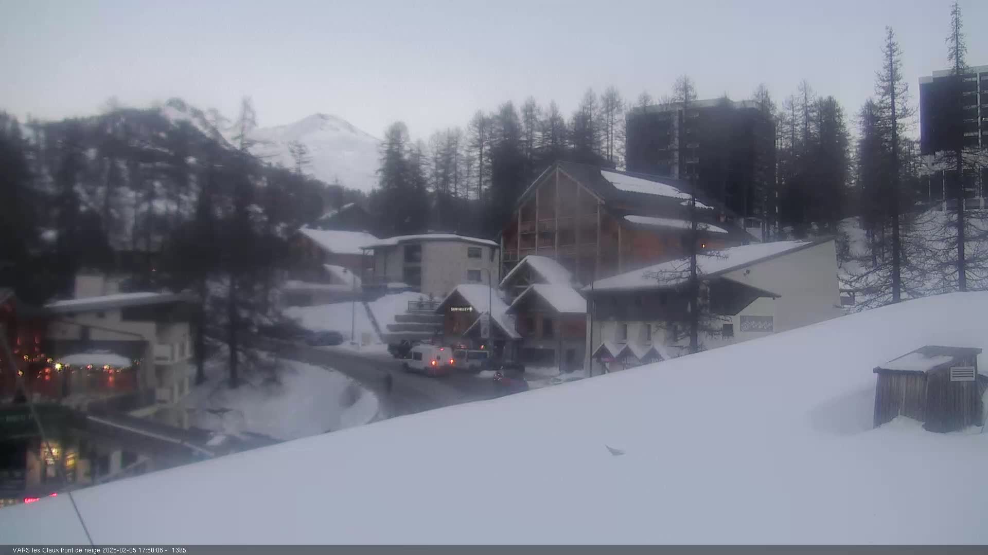 Vars (Hautes Alpes) Ski Village & Ski Slopes Live Cam -  Briançon, Hautes-Alpes, Provence-Alpes-Côte d’Azur