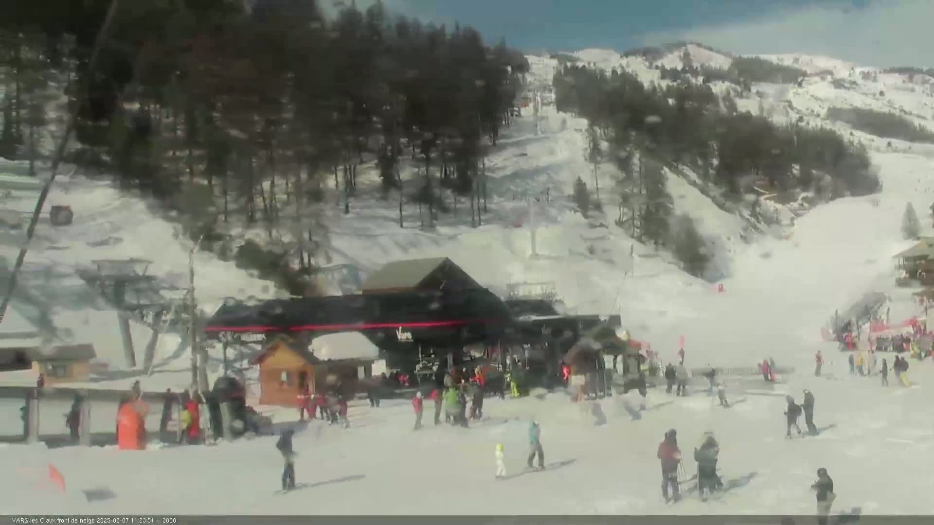 Vars (Hautes Alpes) Ski Village & Ski Slopes Live Cam -  Briançon, Hautes-Alpes, Provence-Alpes-Côte d’Azur