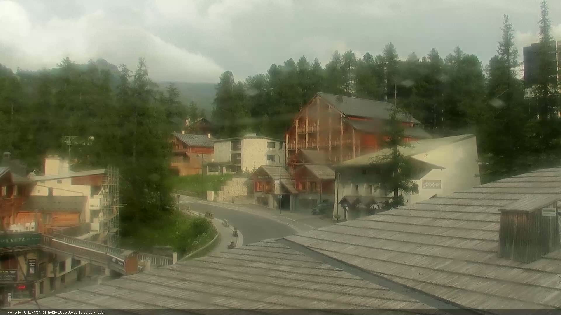 Vars (Hautes Alpes) Ski Village & Ski Slopes Live Cam -  Briançon, Hautes-Alpes, Provence-Alpes-Côte d’Azur