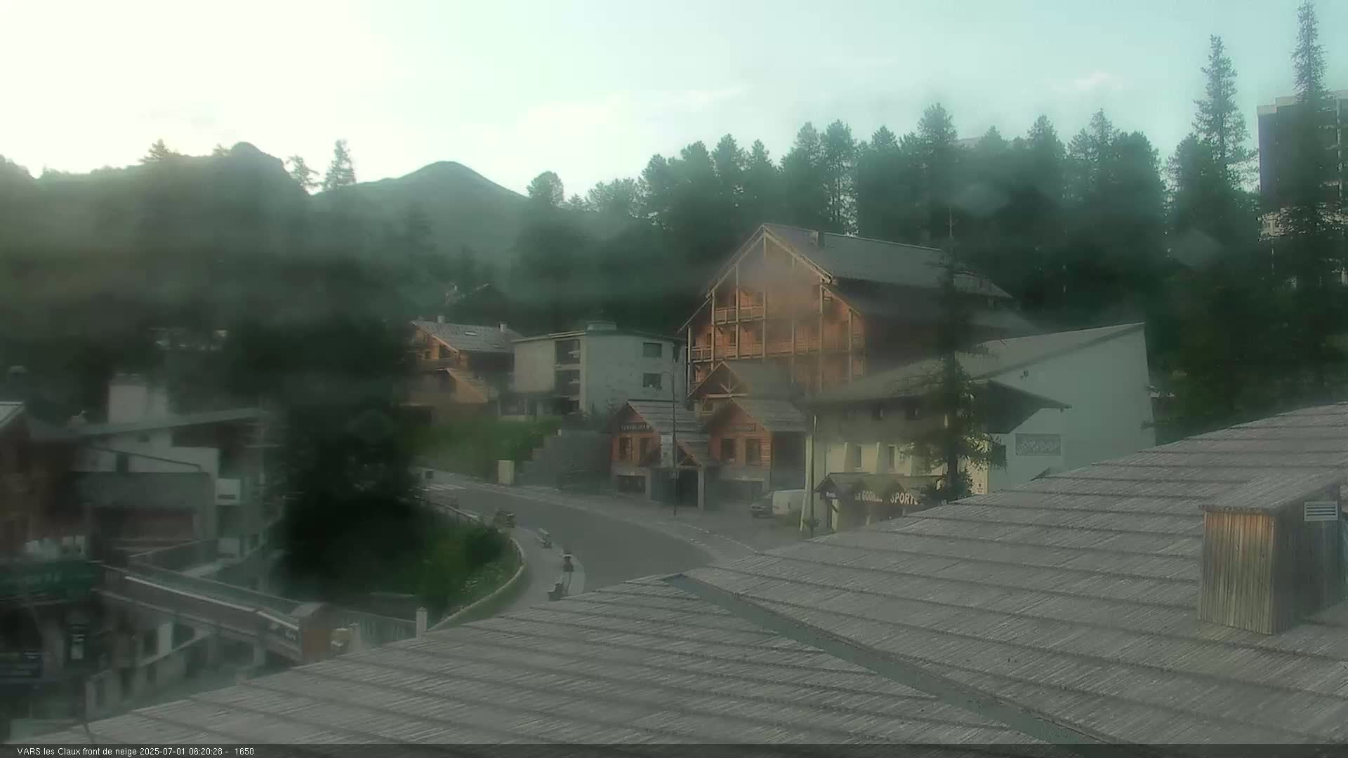 Vars (Hautes Alpes) Ski Village & Ski Slopes Live Cam -  Briançon, Hautes-Alpes, Provence-Alpes-Côte d’Azur