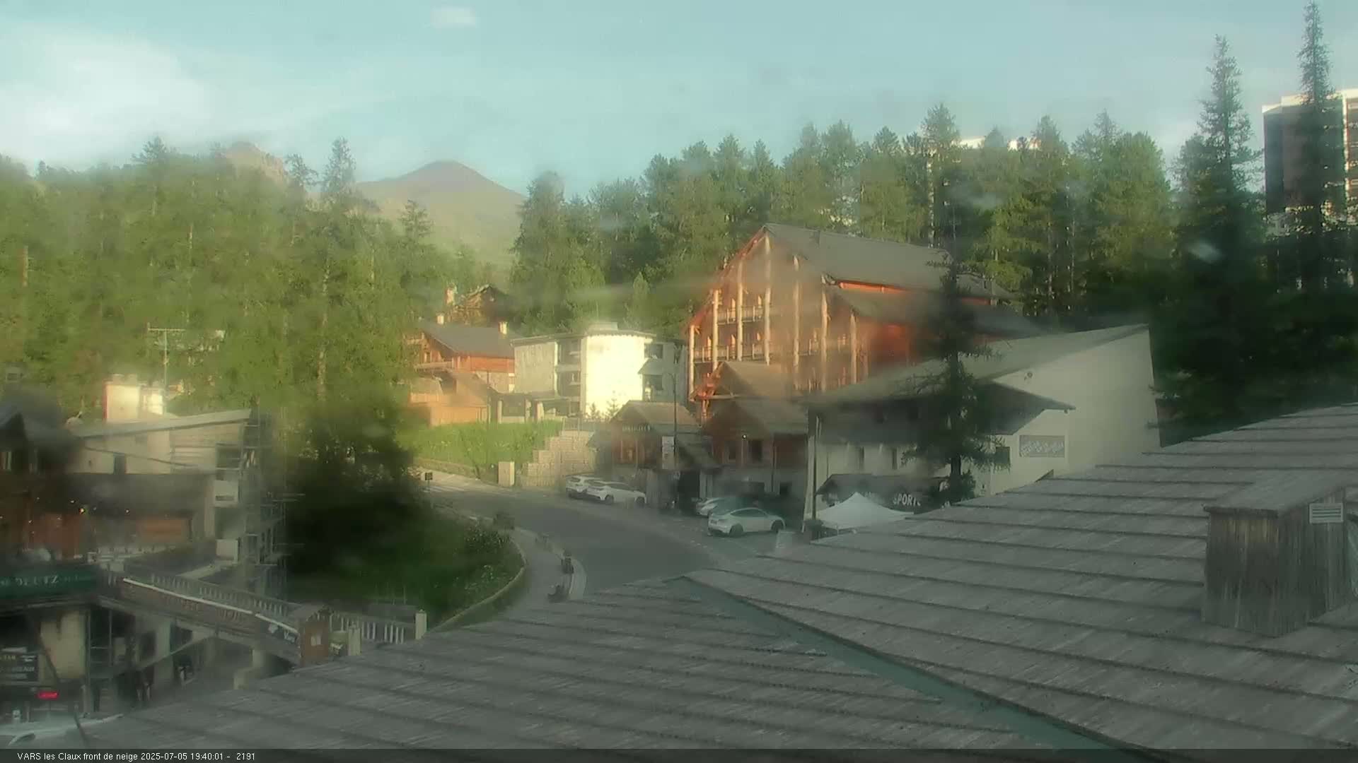 Vars (Hautes Alpes) Ski Village & Ski Slopes Live Cam -  Briançon, Hautes-Alpes, Provence-Alpes-Côte d’Azur