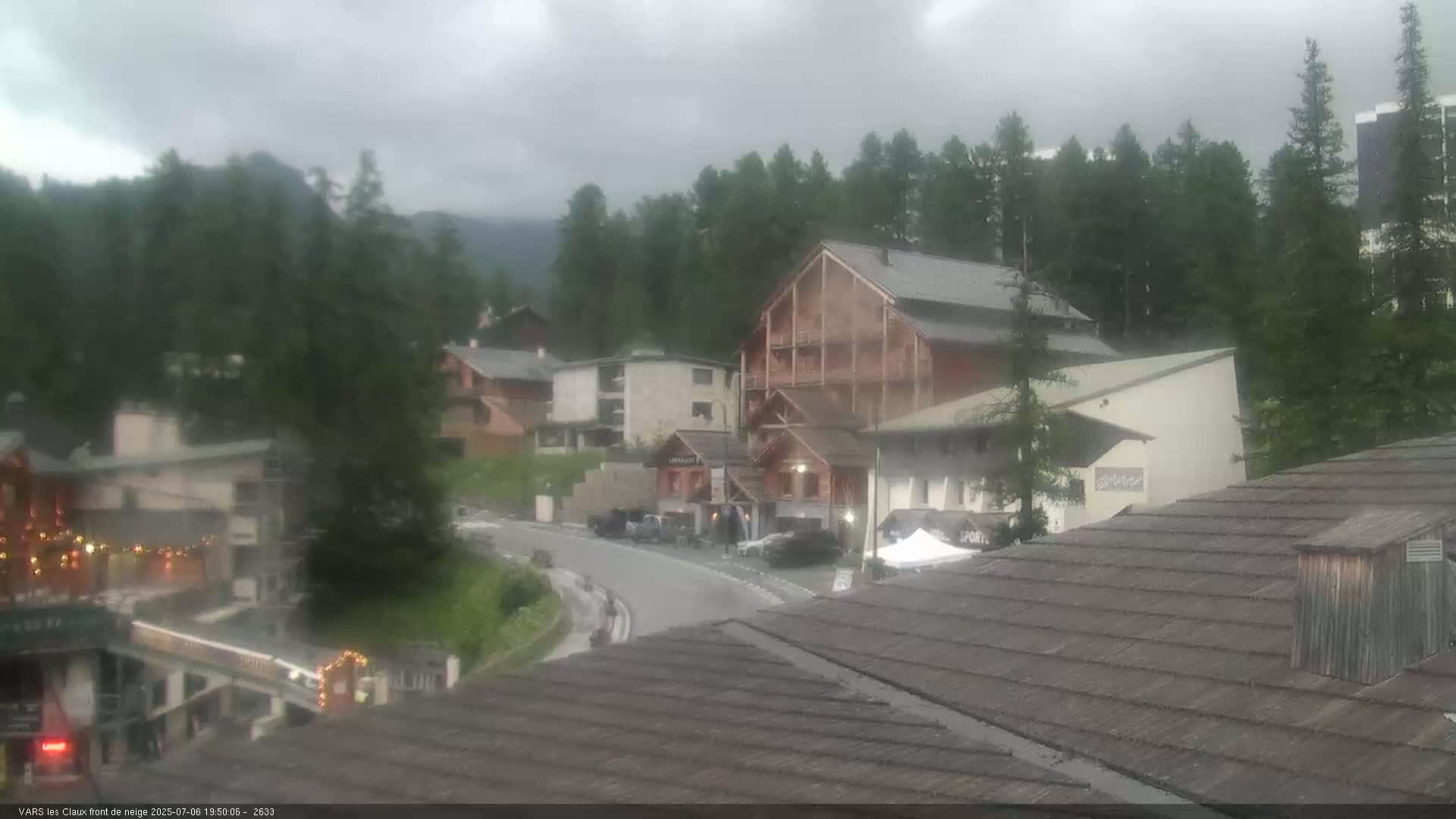 Vars (Hautes Alpes) Ski Village & Ski Slopes Live Cam -  Briançon, Hautes-Alpes, Provence-Alpes-Côte d’Azur