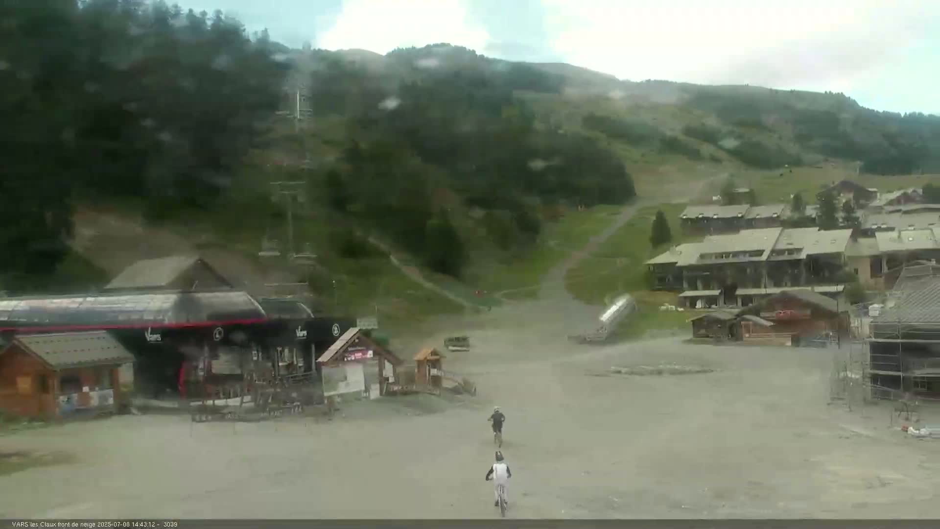 Vars (Hautes Alpes) Ski Village & Ski Slopes Live Cam -  Briançon, Hautes-Alpes, Provence-Alpes-Côte d’Azur