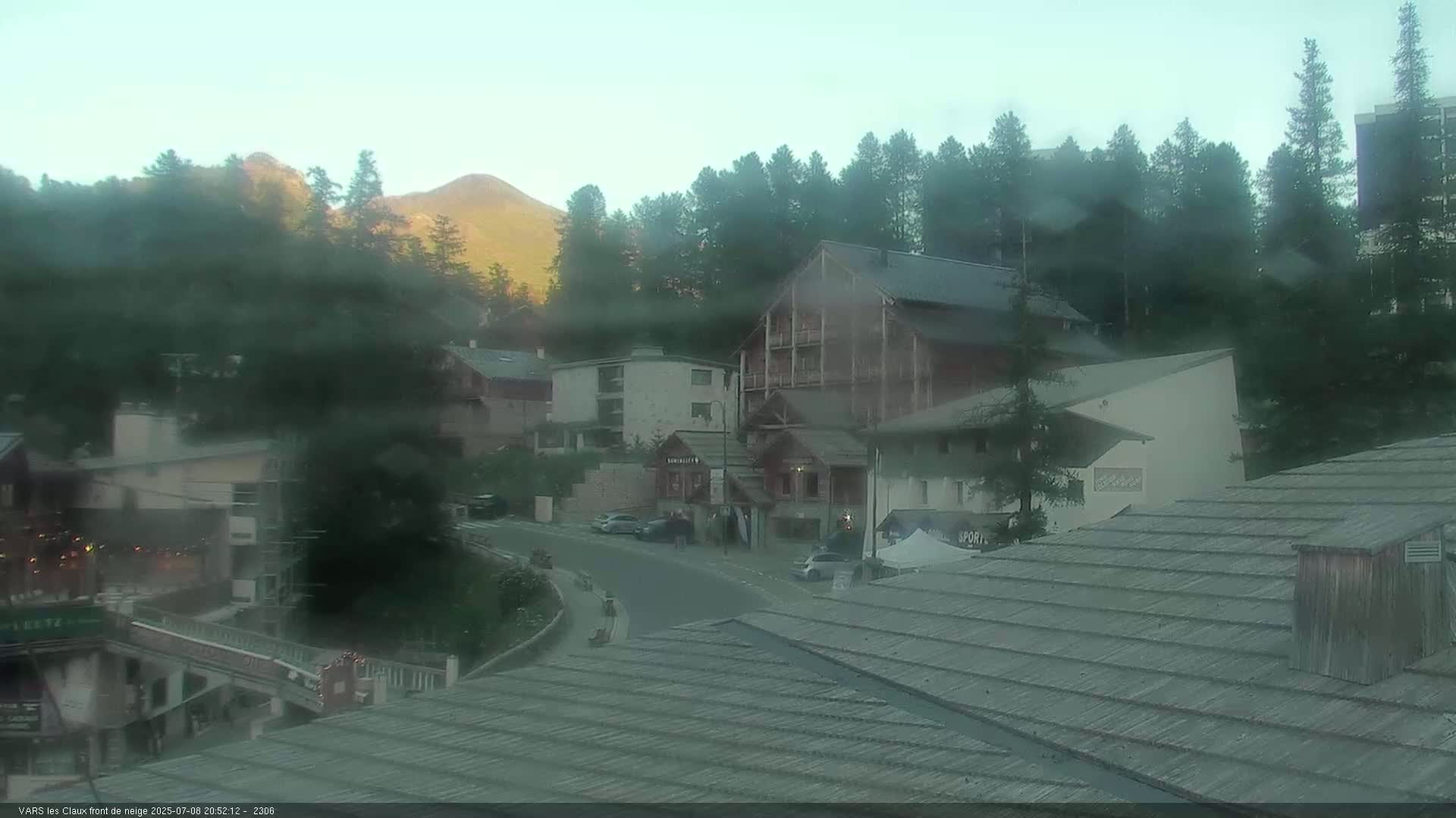 Vars (Hautes Alpes) Ski Village & Ski Slopes Live Cam -  Briançon, Hautes-Alpes, Provence-Alpes-Côte d’Azur