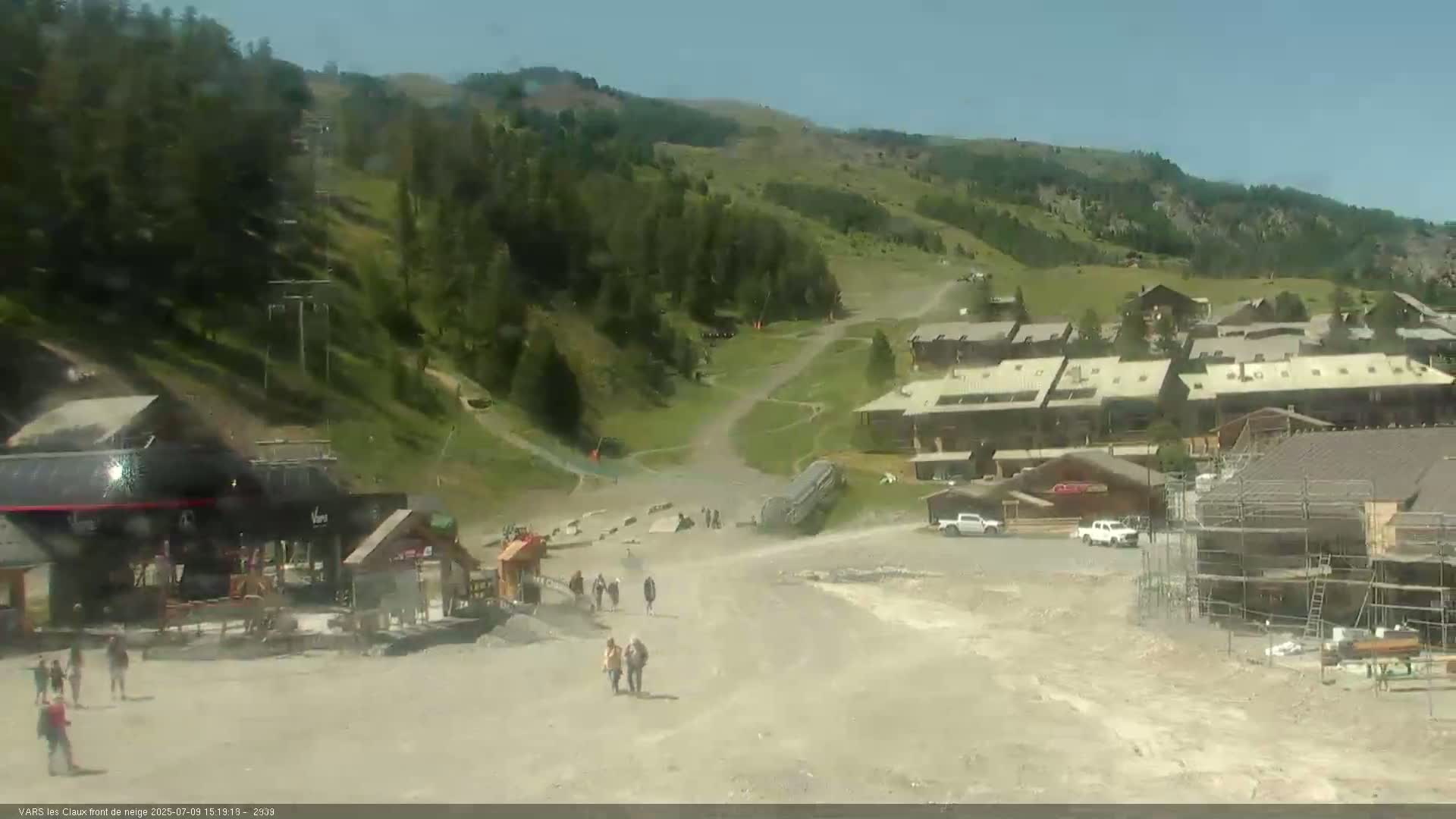Vars (Hautes Alpes) Ski Village & Ski Slopes Live Cam -  Briançon, Hautes-Alpes, Provence-Alpes-Côte d’Azur