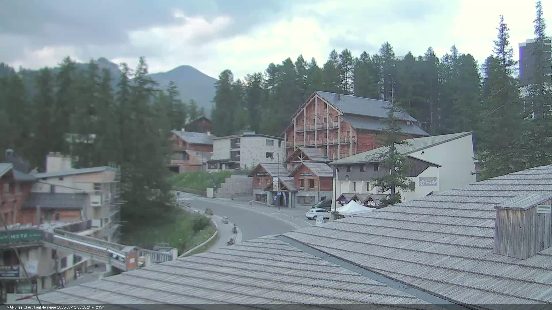 Vars (Hautes Alpes) Ski Village & Ski Slopes Live Cam -  Briançon, Hautes-Alpes, Provence-Alpes-Côte d’Azur