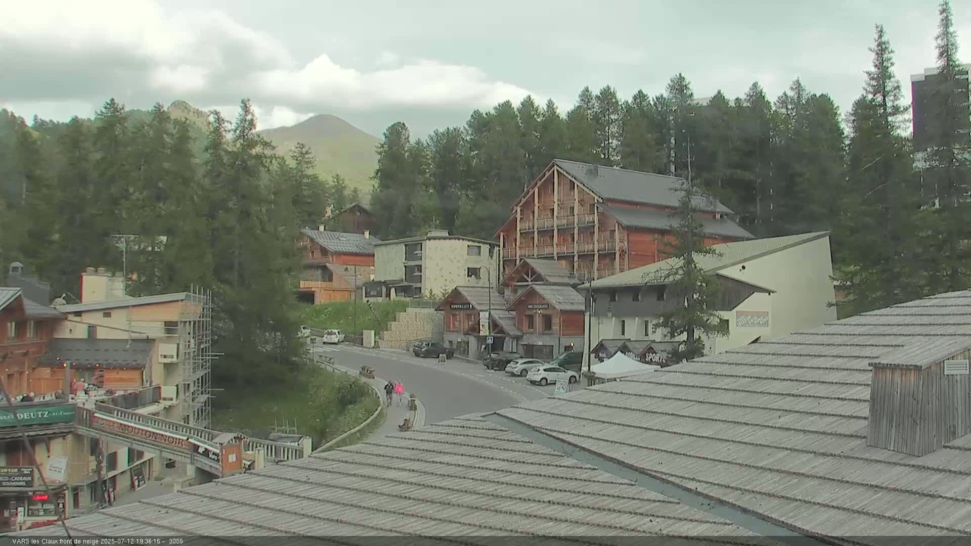 Vars (Hautes Alpes) Ski Village & Ski Slopes Live Cam -  Briançon, Hautes-Alpes, Provence-Alpes-Côte d’Azur