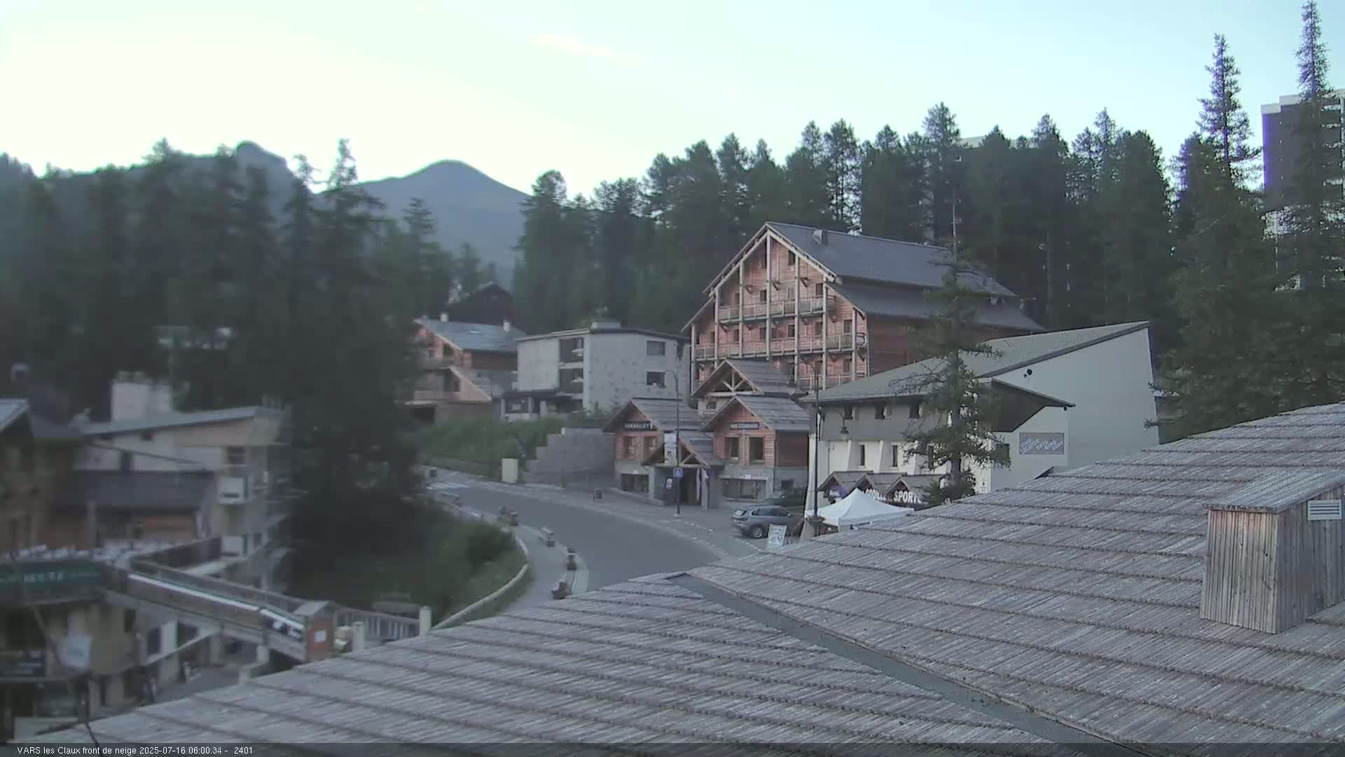 Vars (Hautes Alpes) Ski Village & Ski Slopes Live Cam -  Briançon, Hautes-Alpes, Provence-Alpes-Côte d’Azur