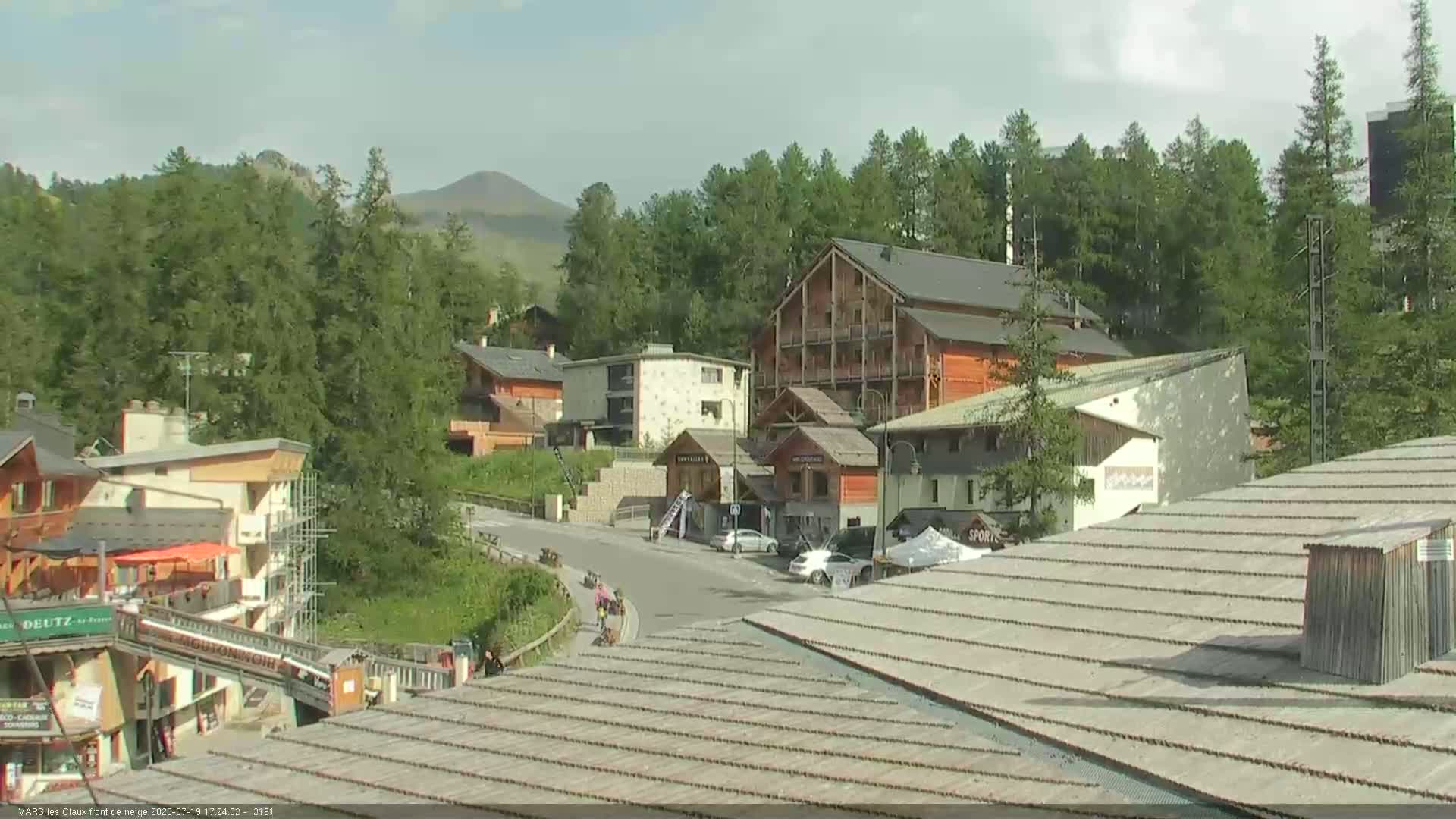 Vars (Hautes Alpes) Ski Village & Ski Slopes Live Cam -  Briançon, Hautes-Alpes, Provence-Alpes-Côte d’Azur