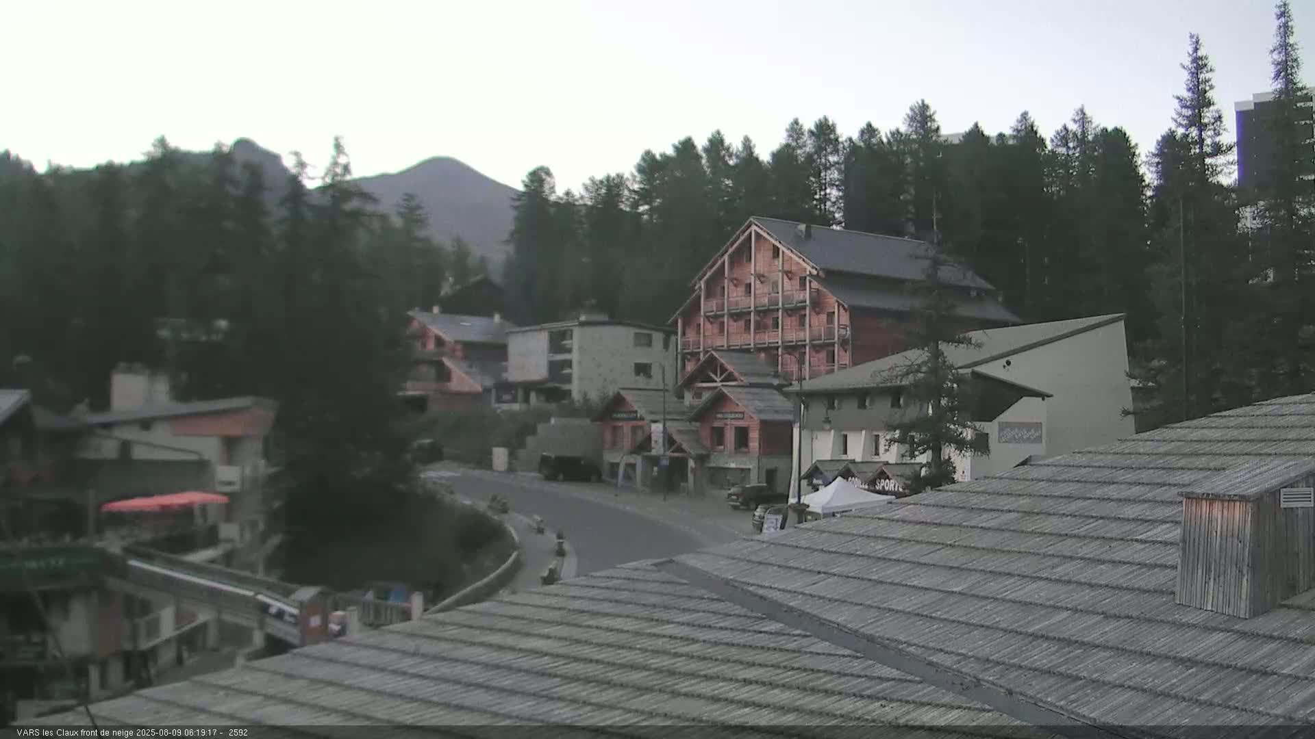 Vars (Hautes Alpes) Ski Village & Ski Slopes Live Cam -  Briançon, Hautes-Alpes, Provence-Alpes-Côte d’Azur