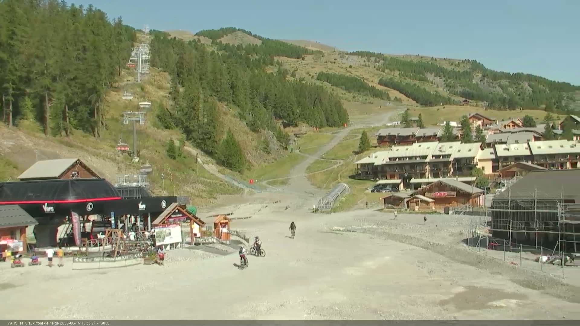 Vars (Hautes Alpes) Ski Village & Ski Slopes Live Cam -  Briançon, Hautes-Alpes, Provence-Alpes-Côte d’Azur