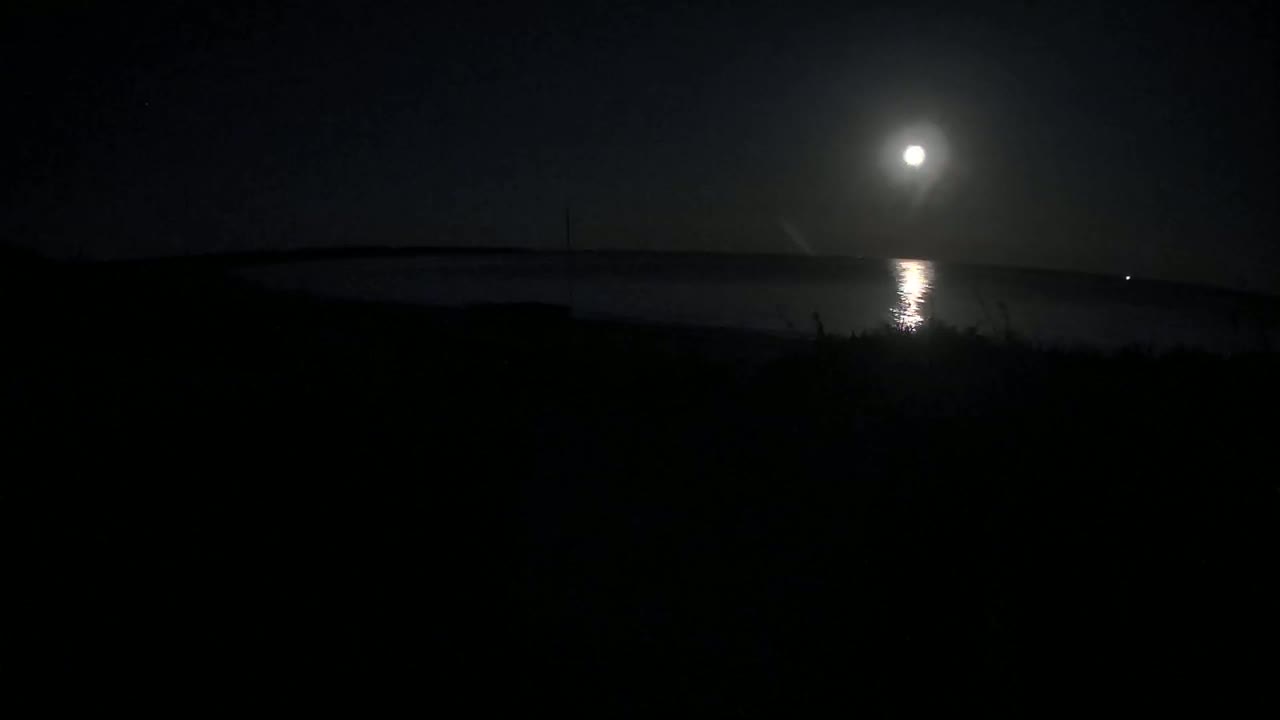 Saint-Denis-d'Oleron  Plage des Huttes Surf Beach Live Cam  - Rochefort, Charente-Maritime, Nouvelle-Aquitaine, France 