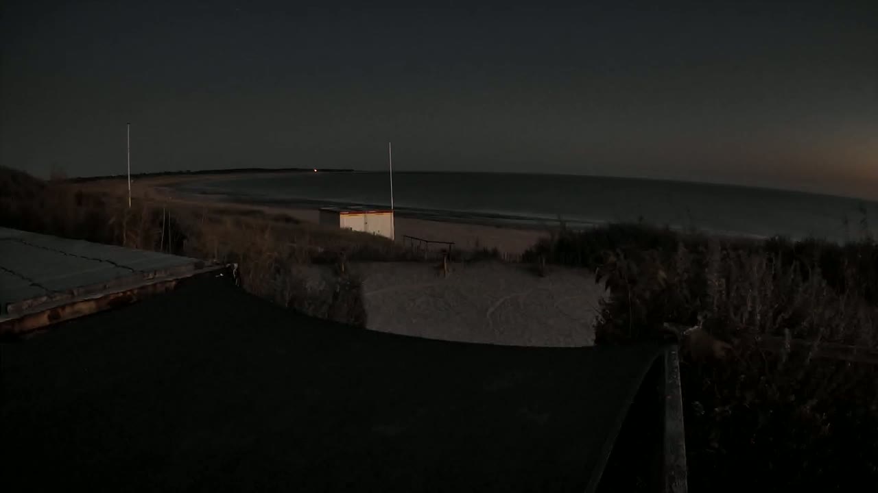 Saint-Denis-d'Oleron  Plage des Huttes Surf Beach Live Cam  - Rochefort, Charente-Maritime, Nouvelle-Aquitaine, France 