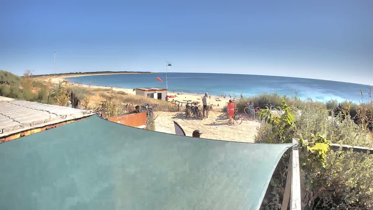 Saint-Denis-d'Oleron  Plage des Huttes Surf Beach Live Cam  - Rochefort, Charente-Maritime, Nouvelle-Aquitaine, France 