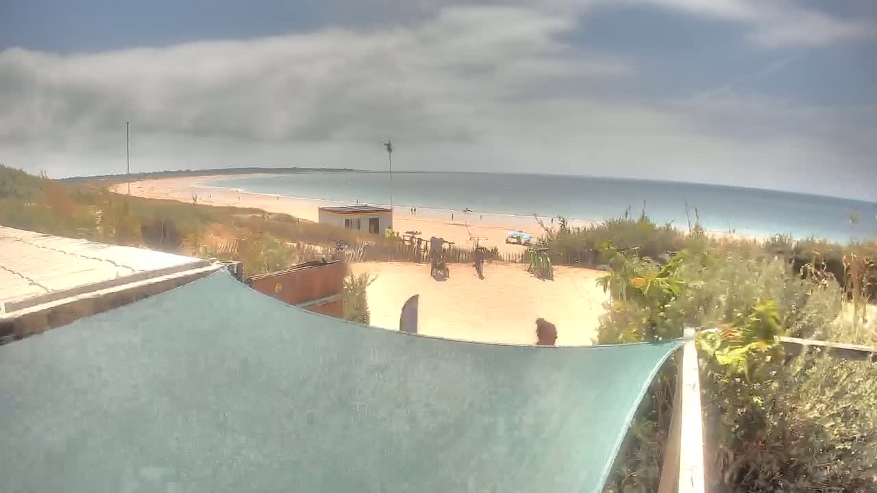 Saint-Denis-d'Oleron  Plage des Huttes Surf Beach Live Cam  - Rochefort, Charente-Maritime, Nouvelle-Aquitaine, France 