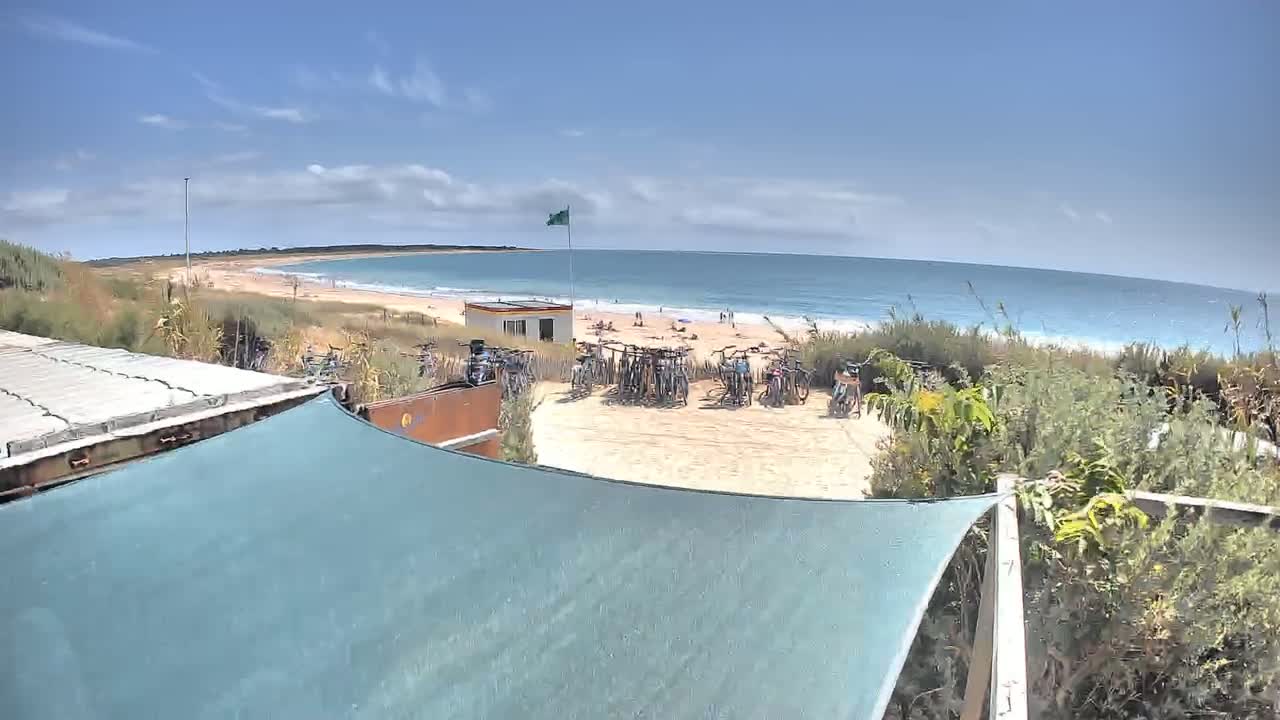 Saint-Denis-d'Oleron  Plage des Huttes Surf Beach Live Cam  - Rochefort, Charente-Maritime, Nouvelle-Aquitaine, France 