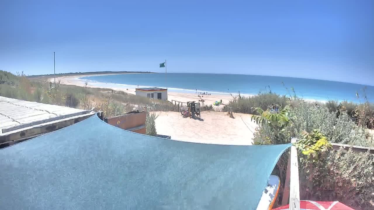 Saint-Denis-d'Oleron  Plage des Huttes Surf Beach Live Cam  - Rochefort, Charente-Maritime, Nouvelle-Aquitaine, France 