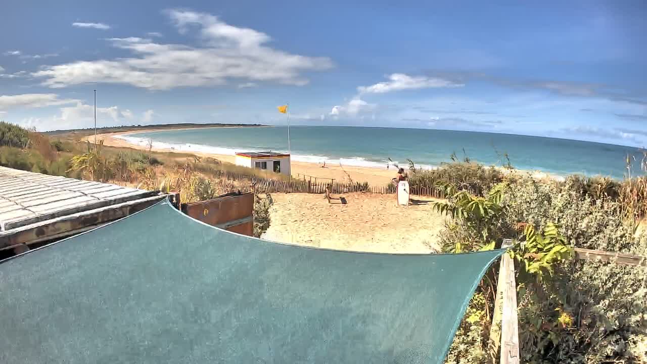 Saint-Denis-d'Oleron  Plage des Huttes Surf Beach Live Cam  - Rochefort, Charente-Maritime, Nouvelle-Aquitaine, France 