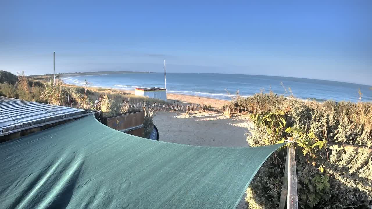 Saint-Denis-d'Oleron  Plage des Huttes Surf Beach Live Cam  - Rochefort, Charente-Maritime, Nouvelle-Aquitaine, France 