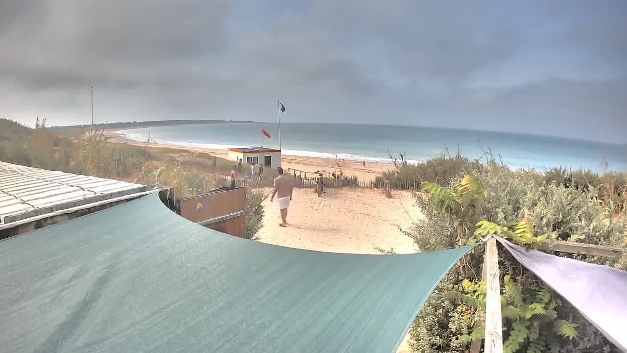 Saint-Denis-d'Oleron  Plage des Huttes Surf Beach Live Cam  - Rochefort, Charente-Maritime, Nouvelle-Aquitaine, France 