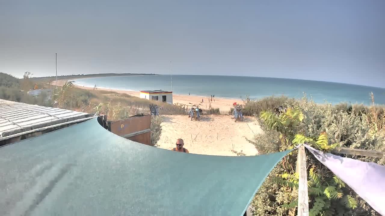 Saint-Denis-d'Oleron  Plage des Huttes Surf Beach Live Cam  - Rochefort, Charente-Maritime, Nouvelle-Aquitaine, France 