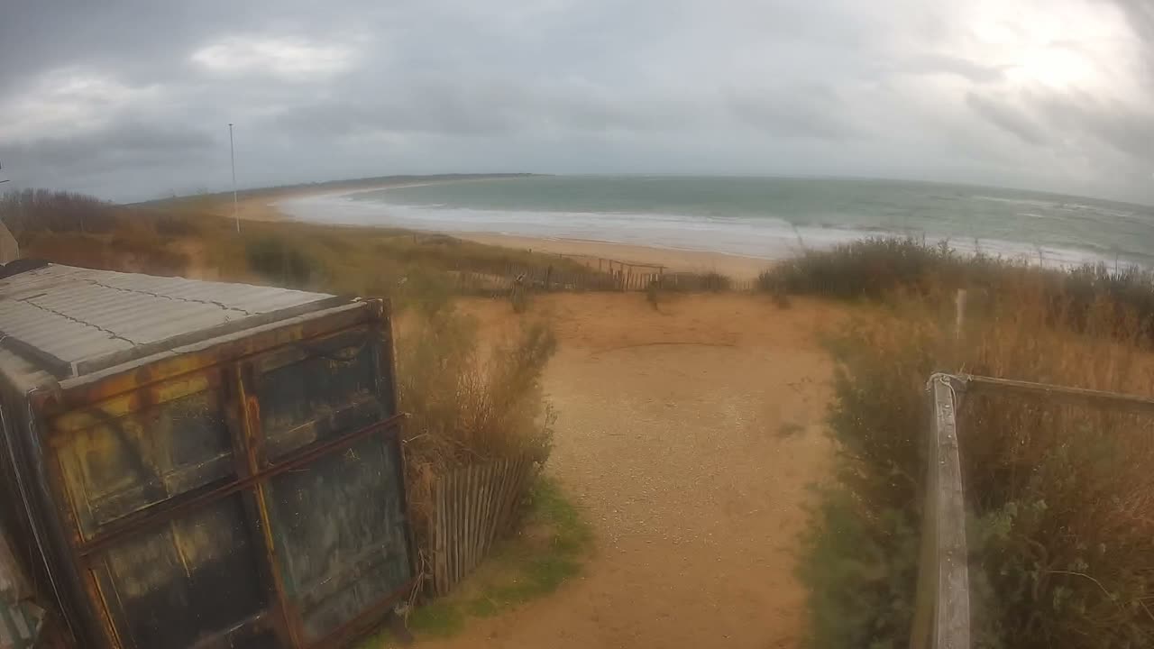 Saint-Denis-d'Oleron  Plage des Huttes Surf Beach Live Cam  - Rochefort, Charente-Maritime, Nouvelle-Aquitaine, France 