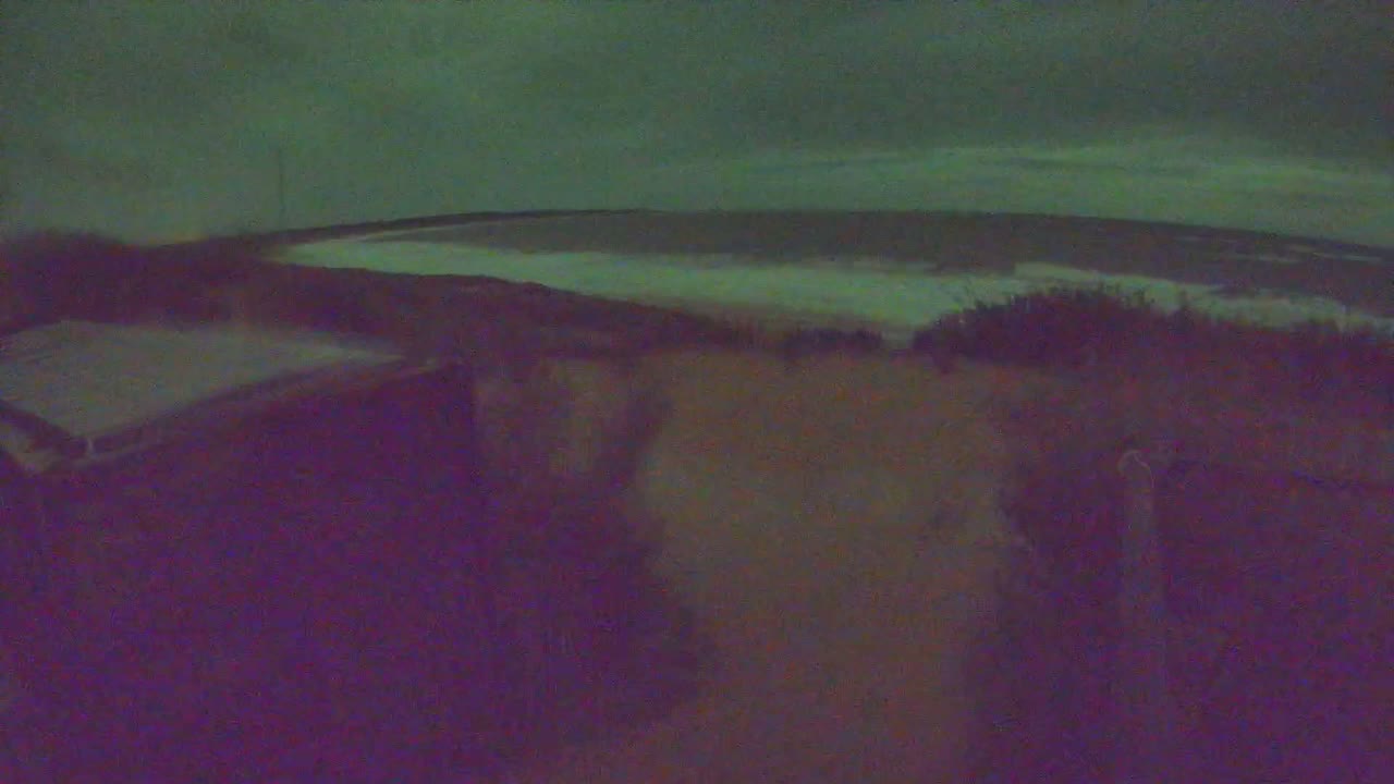 Saint-Denis-d'Oleron  Plage des Huttes Surf Beach Live Cam  - Rochefort, Charente-Maritime, Nouvelle-Aquitaine, France 