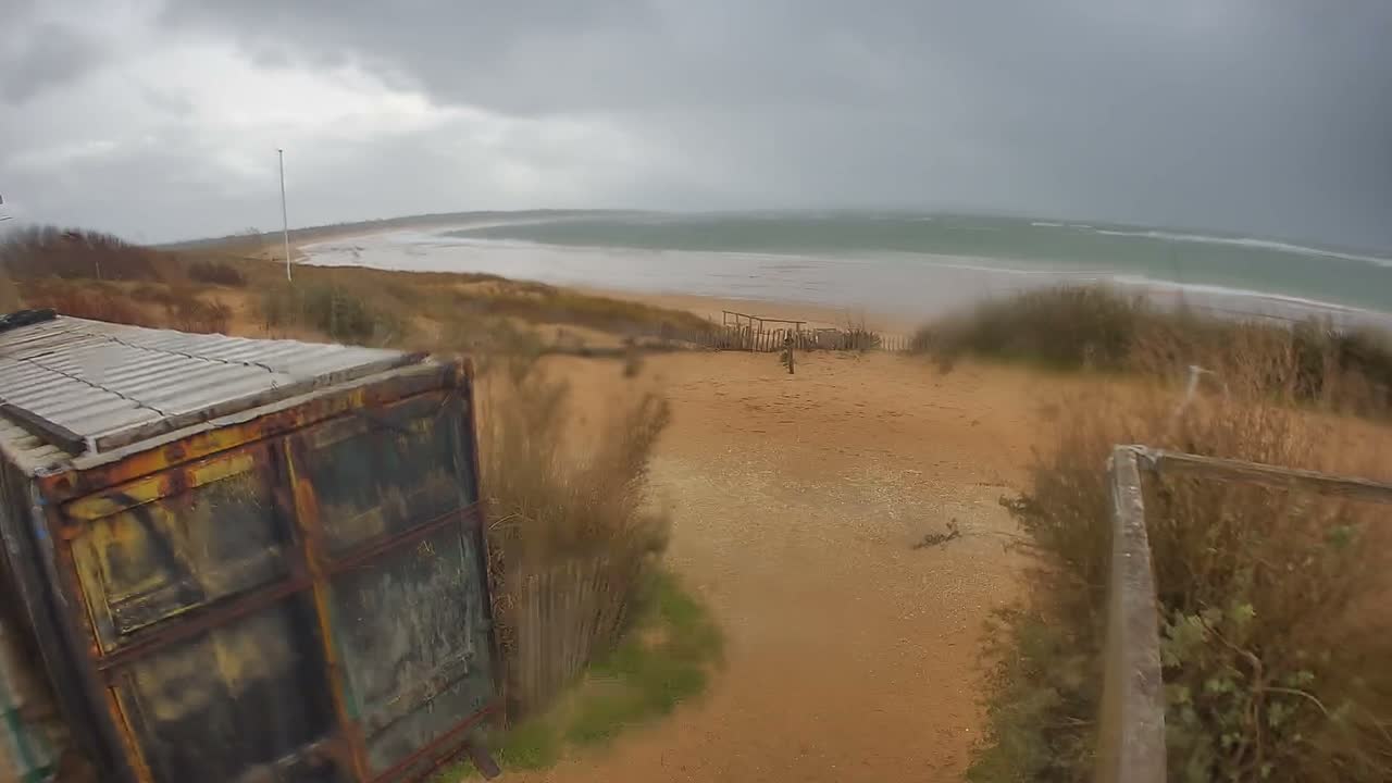 Saint-Denis-d'Oleron  Plage des Huttes Surf Beach Live Cam  - Rochefort, Charente-Maritime, Nouvelle-Aquitaine, France 