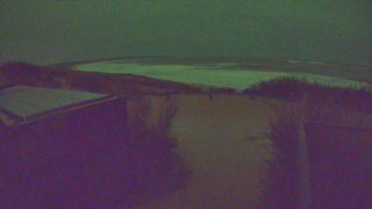 Saint-Denis-d'Oleron  Plage des Huttes Surf Beach Live Cam  - Rochefort, Charente-Maritime, Nouvelle-Aquitaine, France 