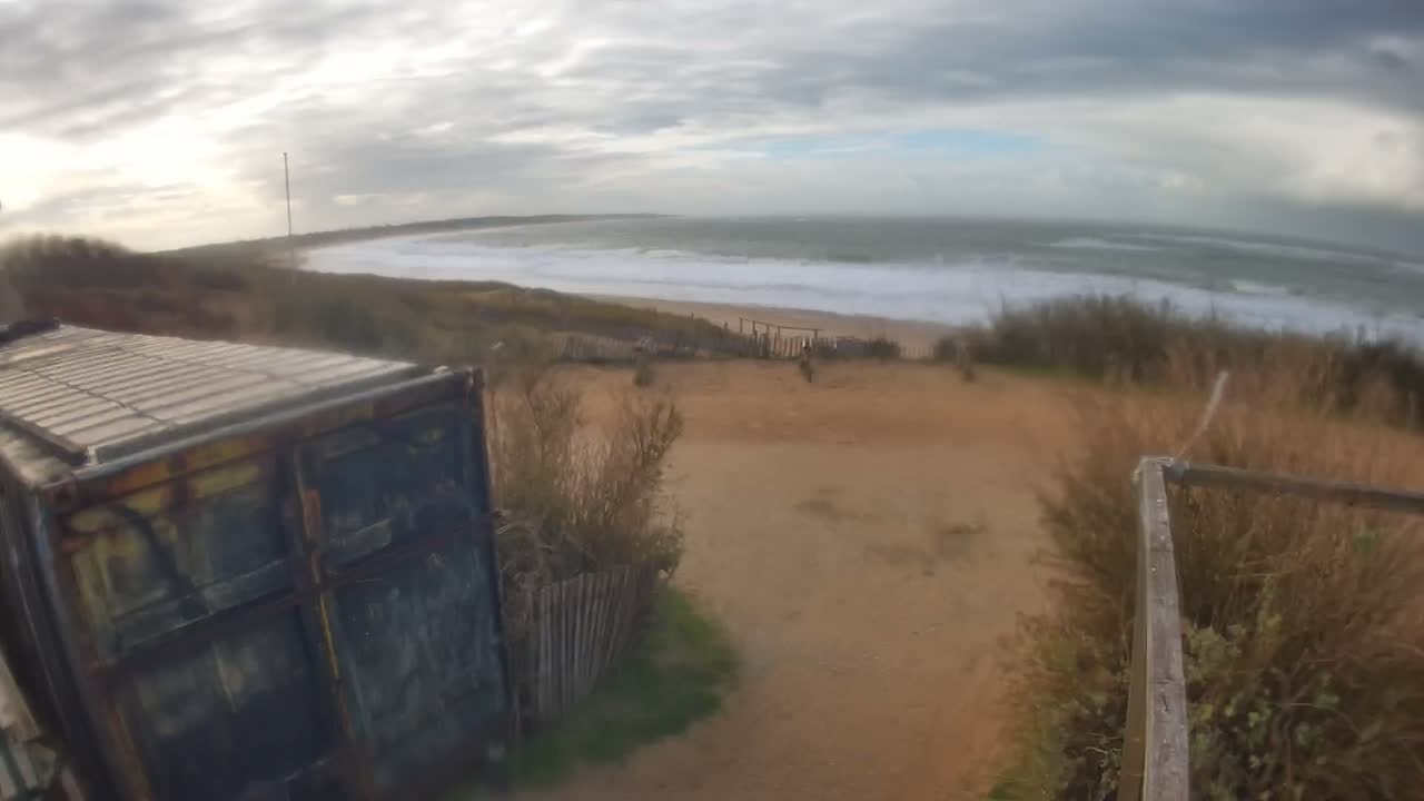 Saint-Denis-d'Oleron  Plage des Huttes Surf Beach Live Cam  - Rochefort, Charente-Maritime, Nouvelle-Aquitaine, France 