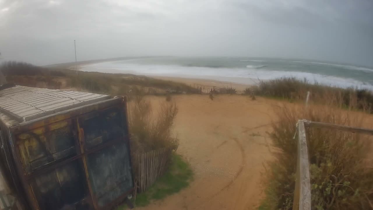 Saint-Denis-d'Oleron  Plage des Huttes Surf Beach Live Cam  - Rochefort, Charente-Maritime, Nouvelle-Aquitaine, France 