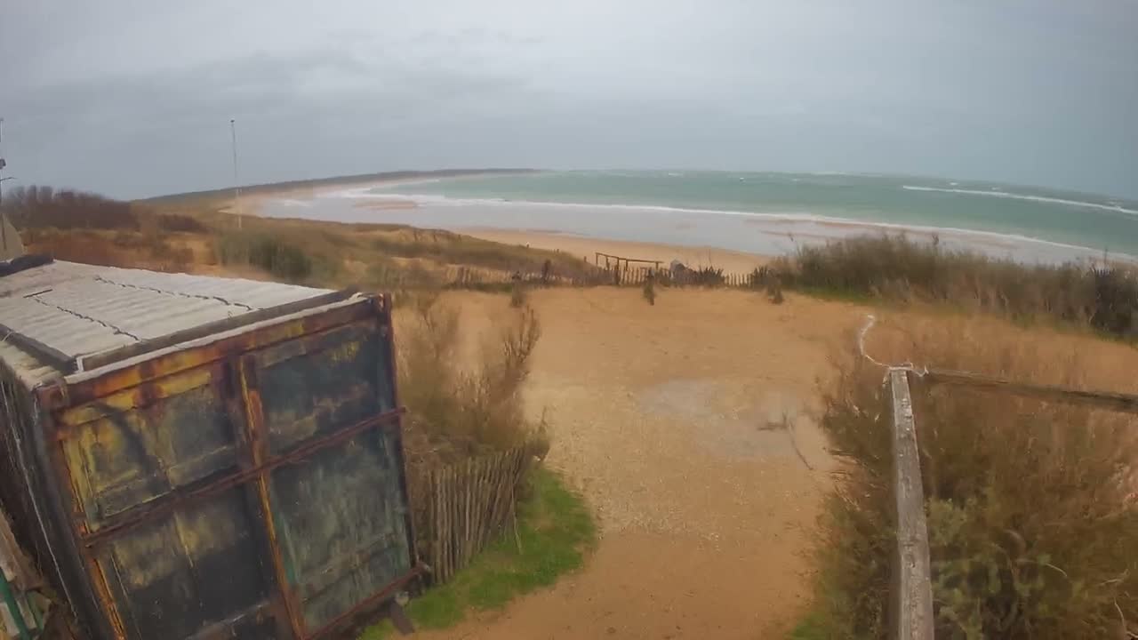Saint-Denis-d'Oleron  Plage des Huttes Surf Beach Live Cam  - Rochefort, Charente-Maritime, Nouvelle-Aquitaine, France 