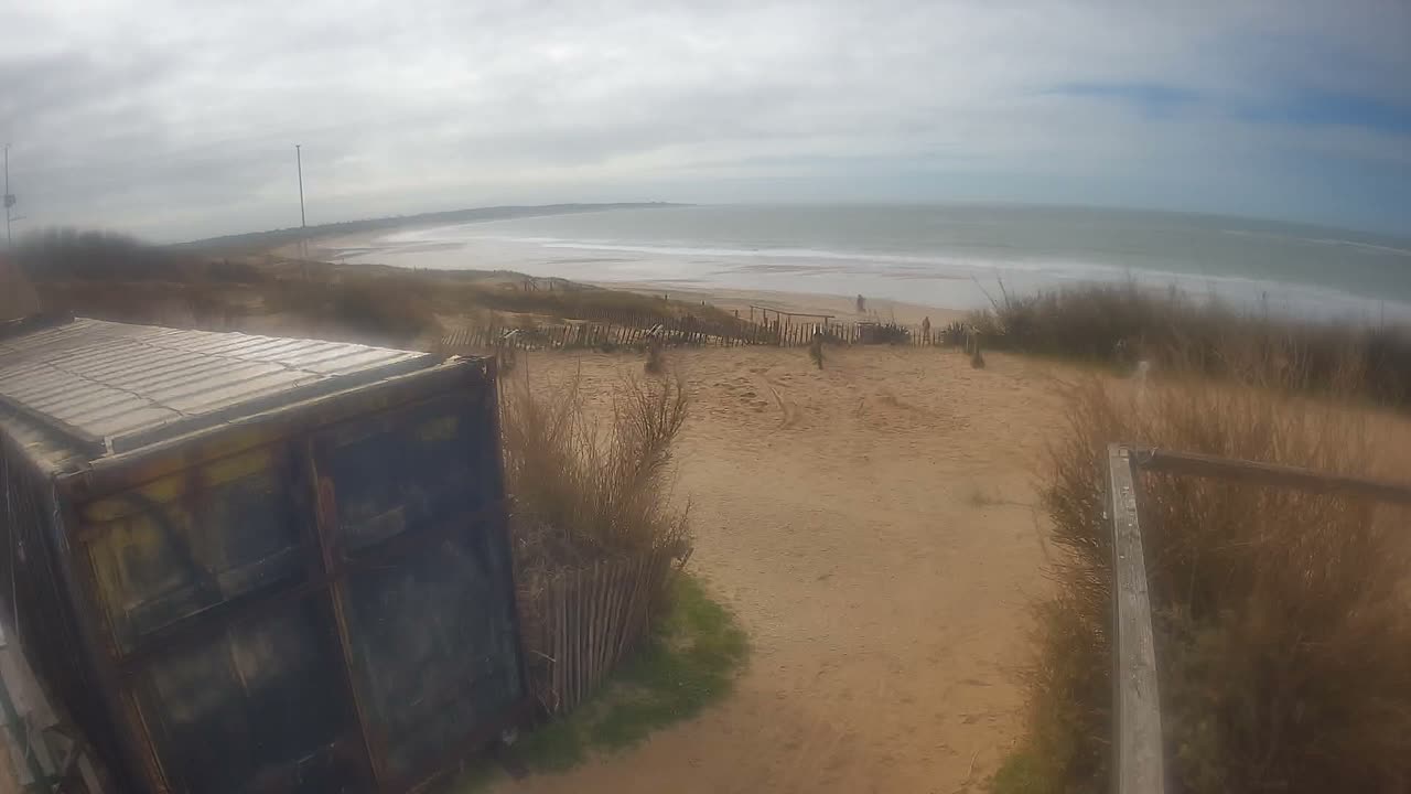 Saint-Denis-d'Oleron  Plage des Huttes Surf Beach Live Cam  - Rochefort, Charente-Maritime, Nouvelle-Aquitaine, France 