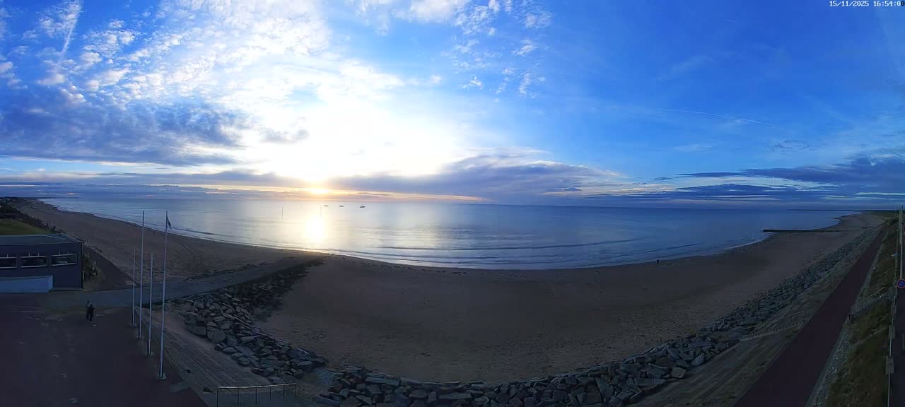 Pirou Beach (Pirou Plage) & Atlantic View Rotary Live Cam - Coutances, Manche, Normandie, France