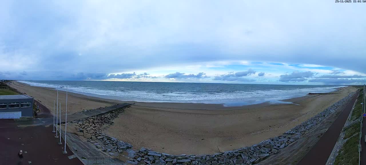 Pirou Beach (Pirou Plage) & Atlantic View Rotary Live Cam - Coutances, Manche, Normandie, France