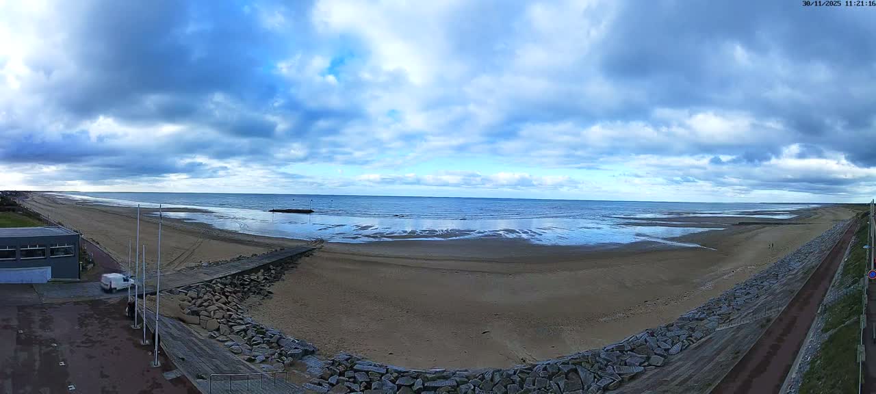 Pirou Beach (Pirou Plage) & Atlantic View Rotary Live Cam - Coutances, Manche, Normandie, France