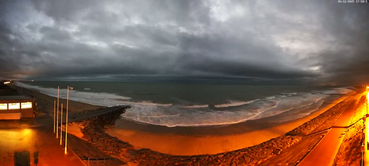 Pirou Beach (Pirou Plage) & Atlantic View Rotary Live Cam - Coutances, Manche, Normandie, France
