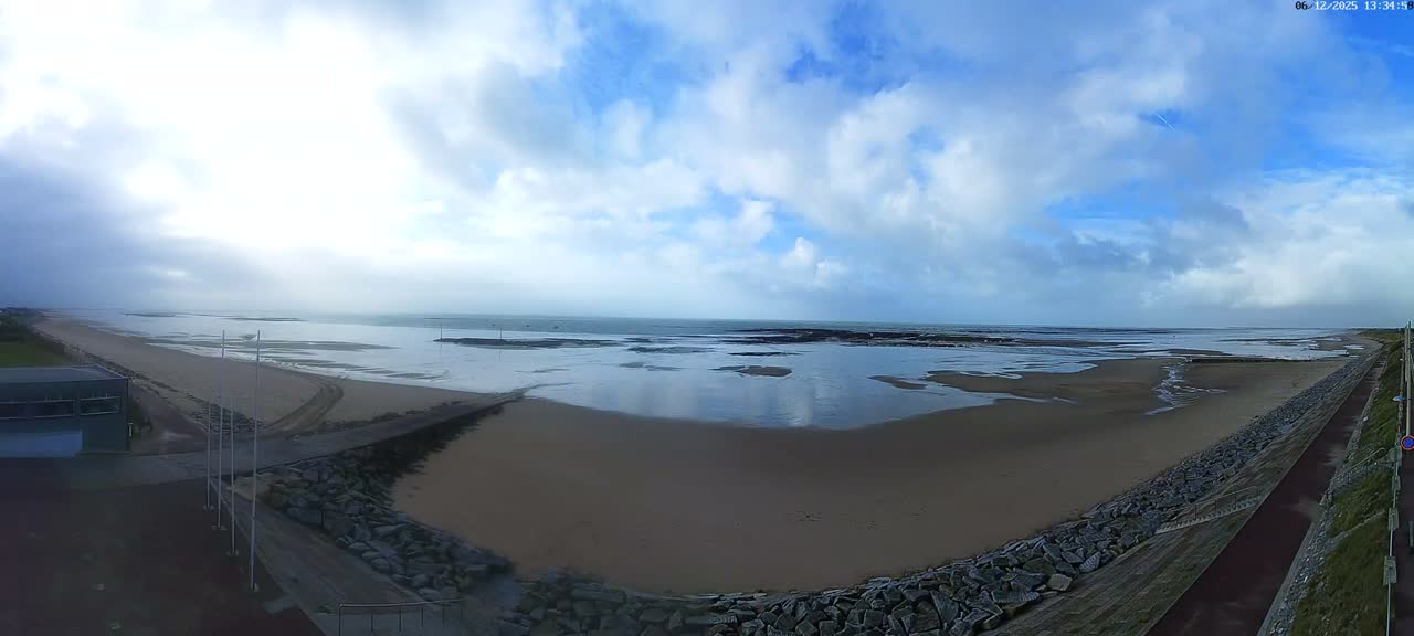 Pirou Beach (Pirou Plage) & Atlantic View Rotary Live Cam - Coutances, Manche, Normandie, France
