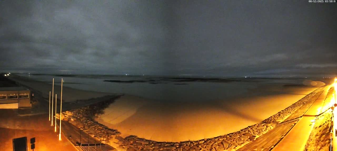 Pirou Beach (Pirou Plage) & Atlantic View Rotary Live Cam - Coutances, Manche, Normandie, France