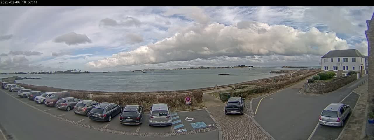 Ile de Batz Island View from Roscoff Live Cam - 	Morlaix, 	Finistère, 	Bretagne, France