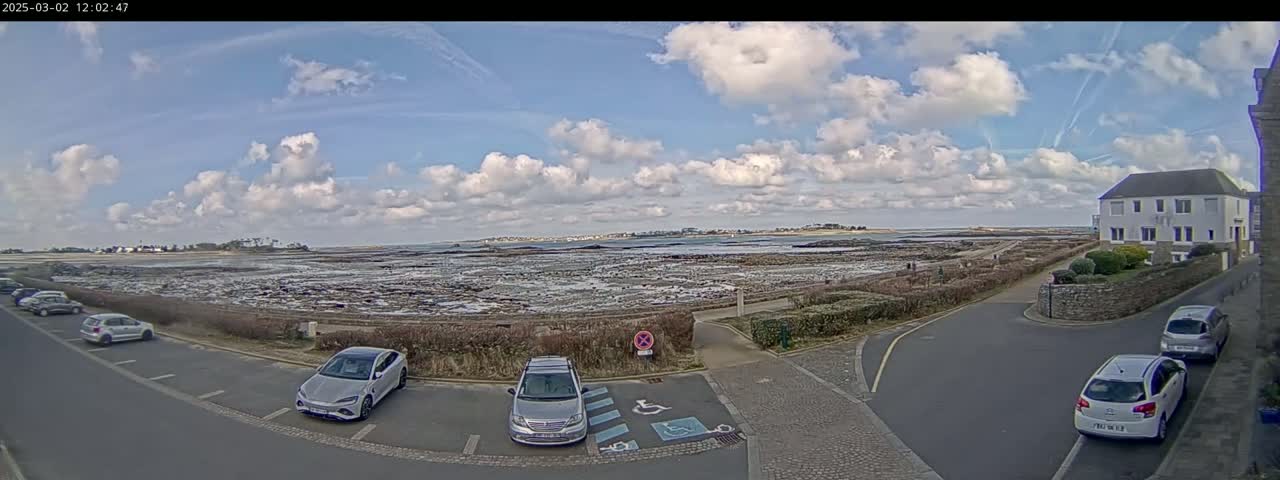 Ile de Batz Island View from Roscoff Live Cam - 	Morlaix, 	Finistère, 	Bretagne, France