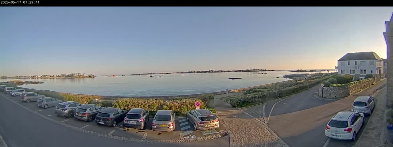 Ile de Batz Island View from Roscoff Live Cam - 	Morlaix, 	Finistère, 	Bretagne, France